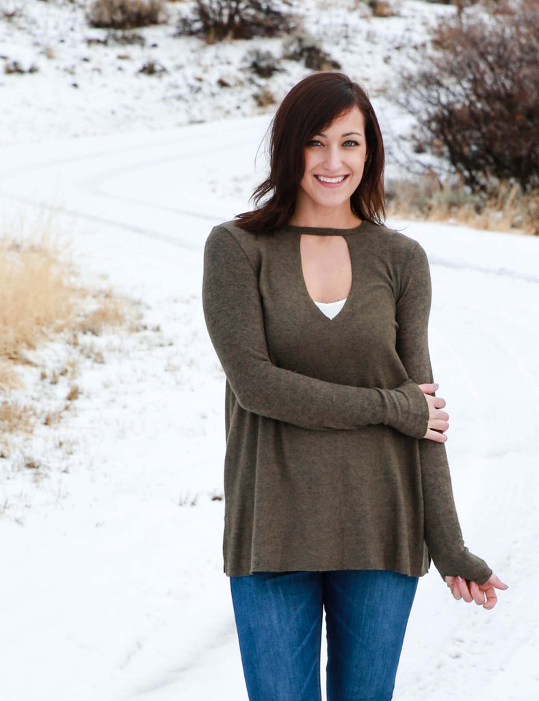 5 Flattering Necklines For Your Body Shape