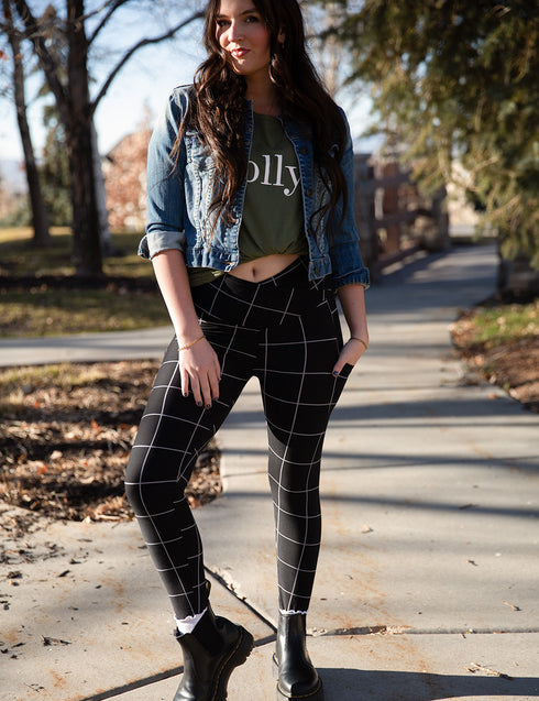 SA Black Windowpane Cross Waistband Pocket Leggings