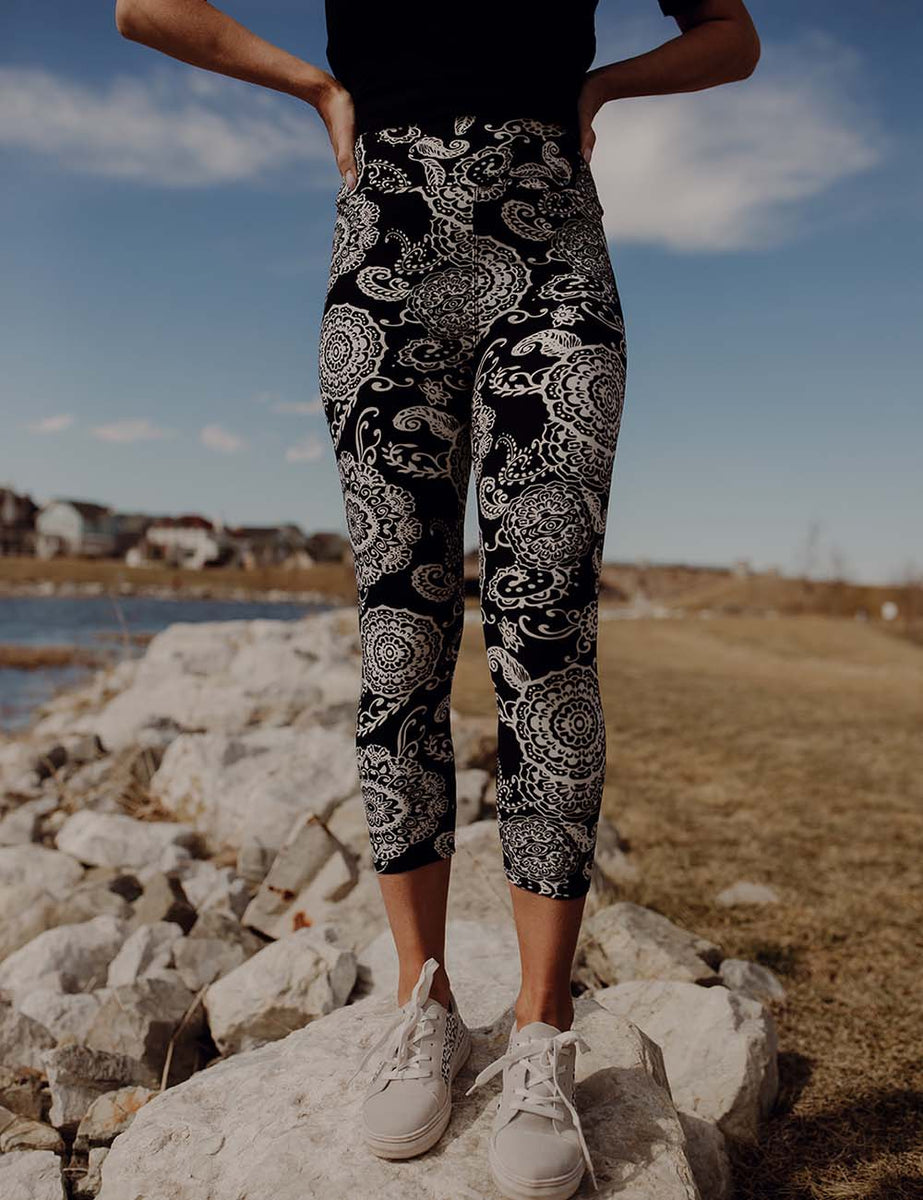 SA Exclusive Paisley Perfection Capri Leggings – SimpleAddiction