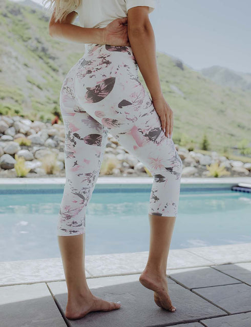 SA Exclusive Watercolor Capri Leggings