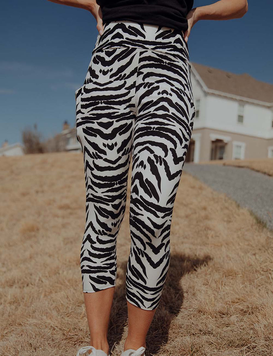 SA Exclusive Zealous Zebra Capri Pocket Leggings – SimpleAddiction