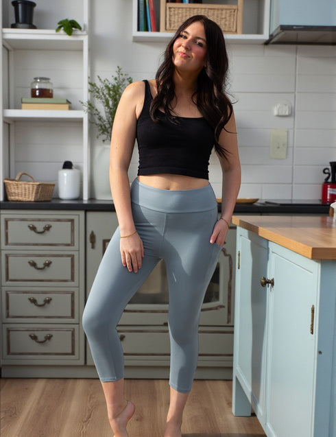 SA Exclusive Slate Solid Capri Pocket Leggings