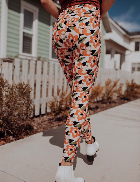 SA Exclusive Peach Blossoms Leggings