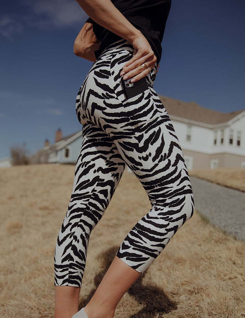 SA Exclusive Zealous Zebra Capri Pocket Leggings – SimpleAddiction